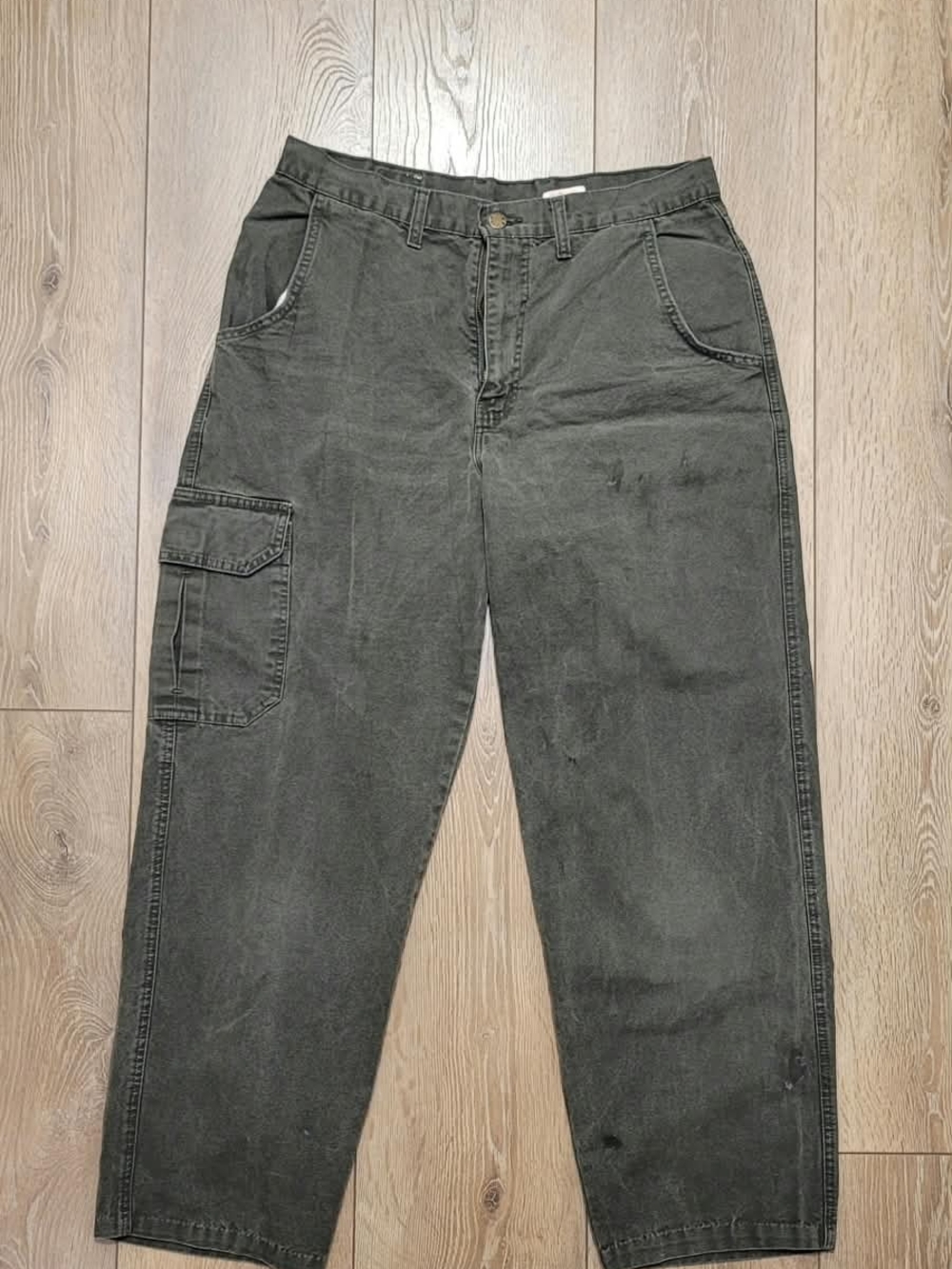 Vintage MEC cargo pants
Acid Wash 100% cotton
Made in Canada